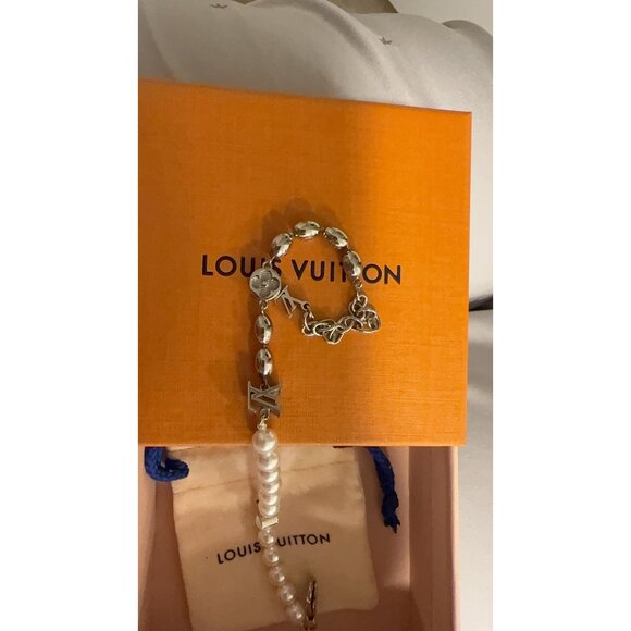 LOUIS VUITTON BRACELET CHAIN MONOGRAM SILVER LV LOGO M1556A - Picture 1 of 4